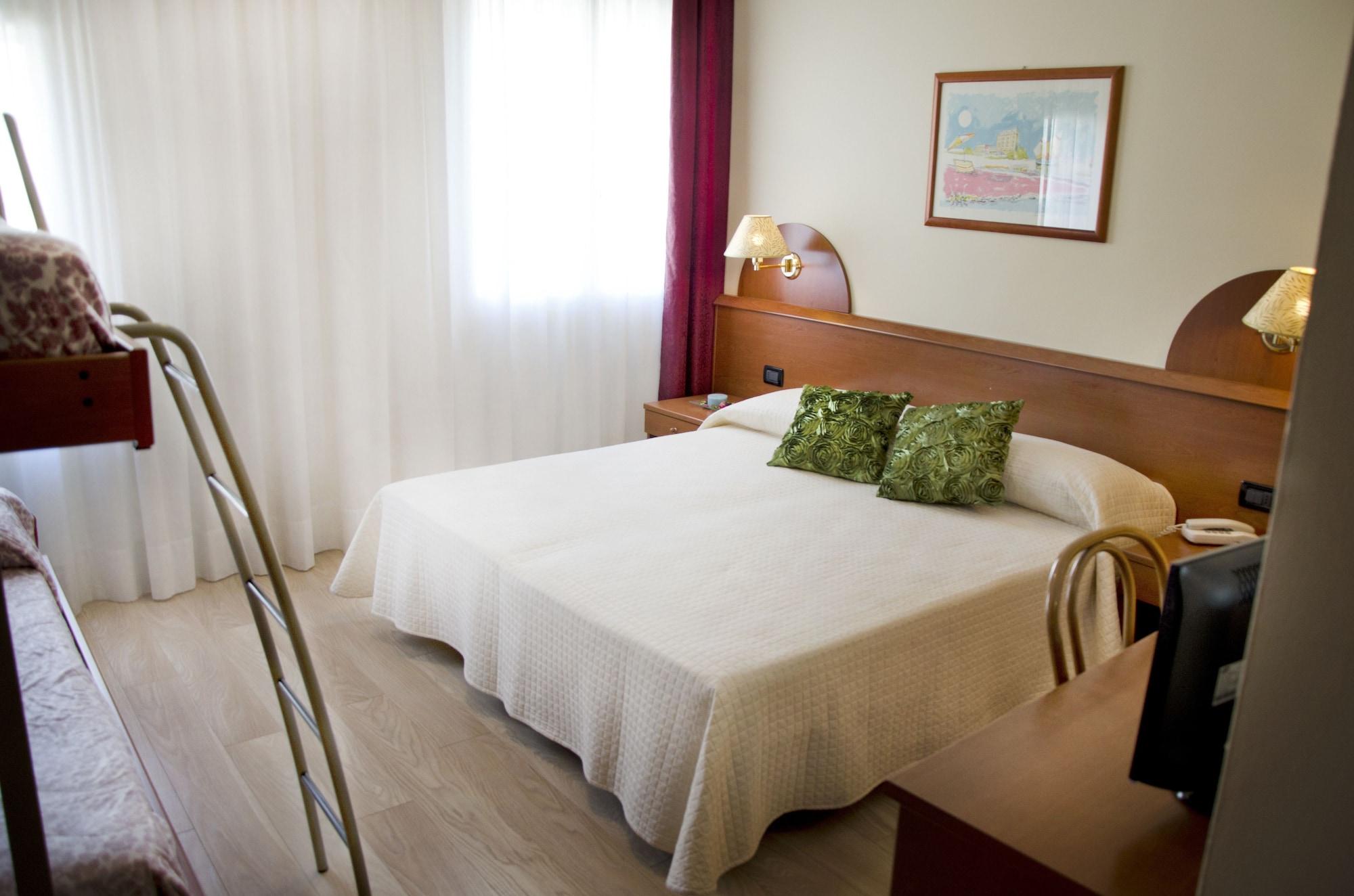 Hotel Sole Соттомарина Экстерьер фото