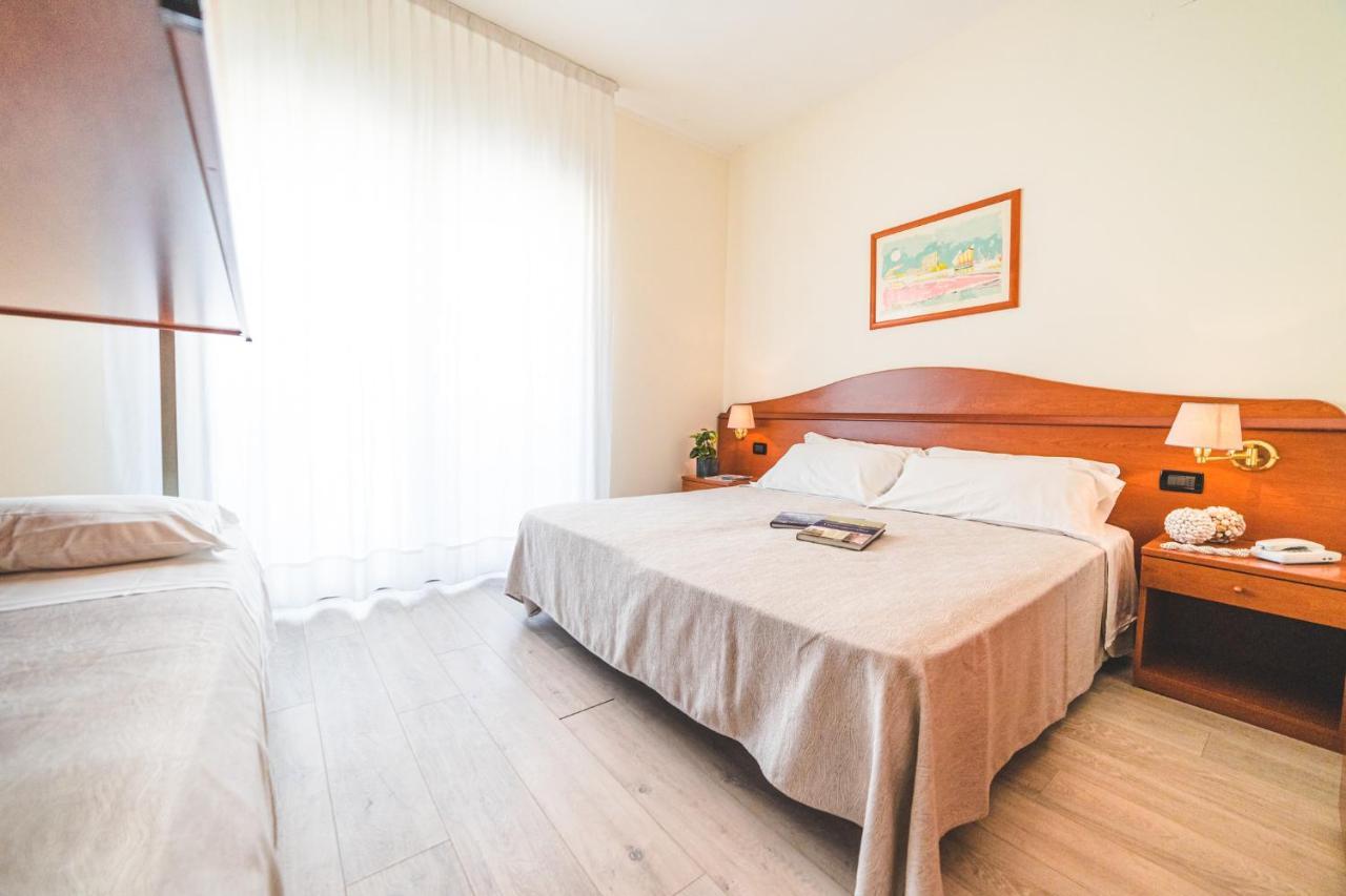Hotel Sole Соттомарина Экстерьер фото