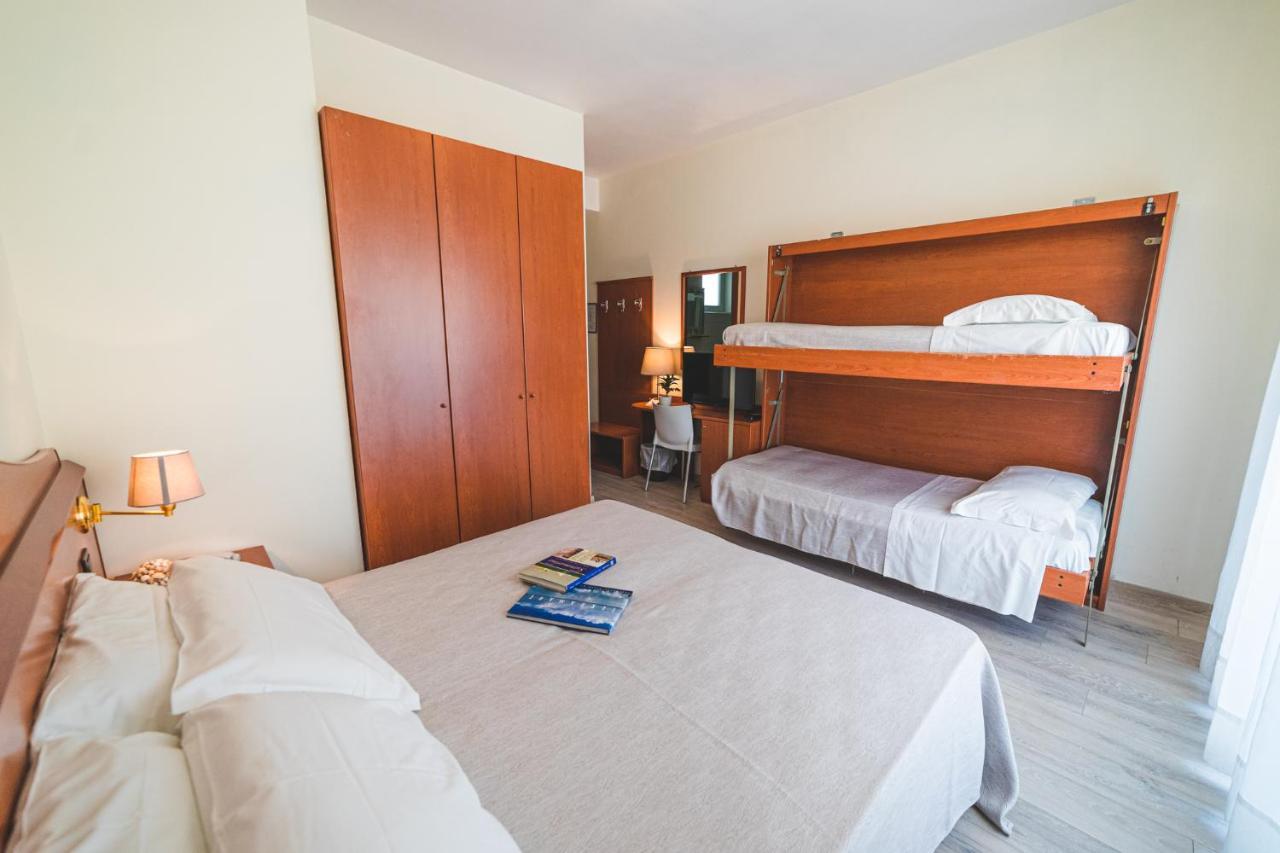 Hotel Sole Соттомарина Экстерьер фото