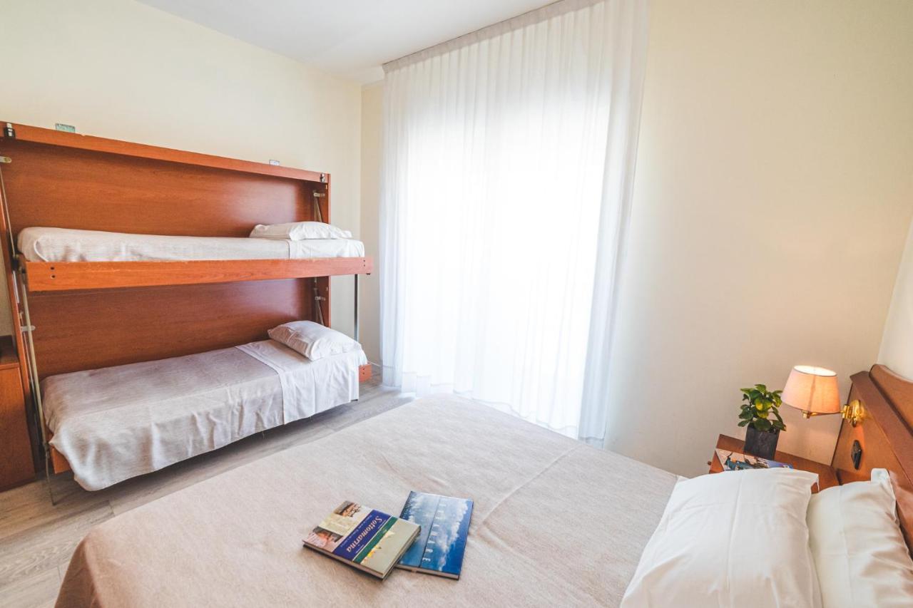 Hotel Sole Соттомарина Экстерьер фото