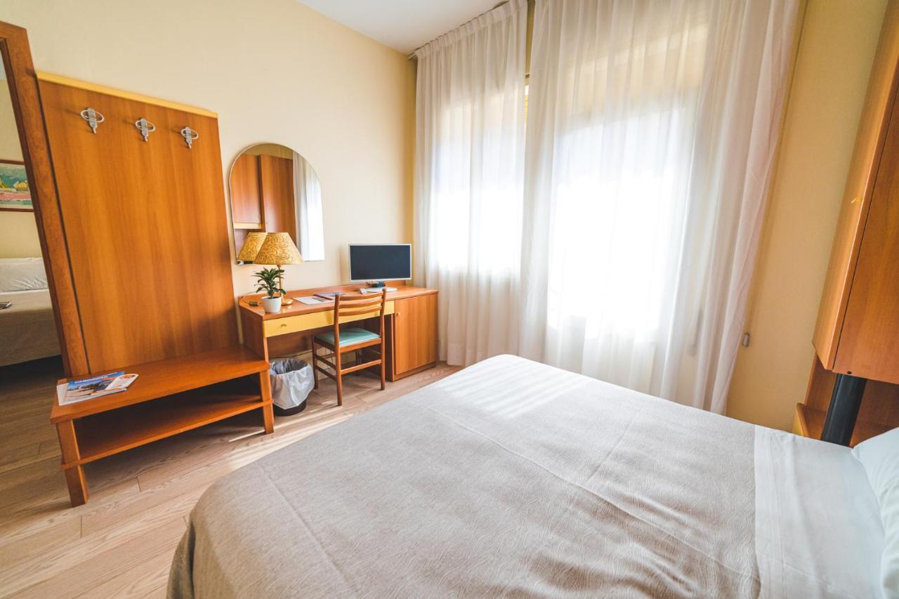 Hotel Sole Соттомарина Экстерьер фото