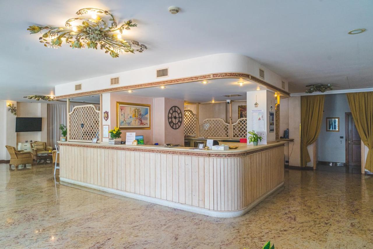 Hotel Sole Соттомарина Экстерьер фото