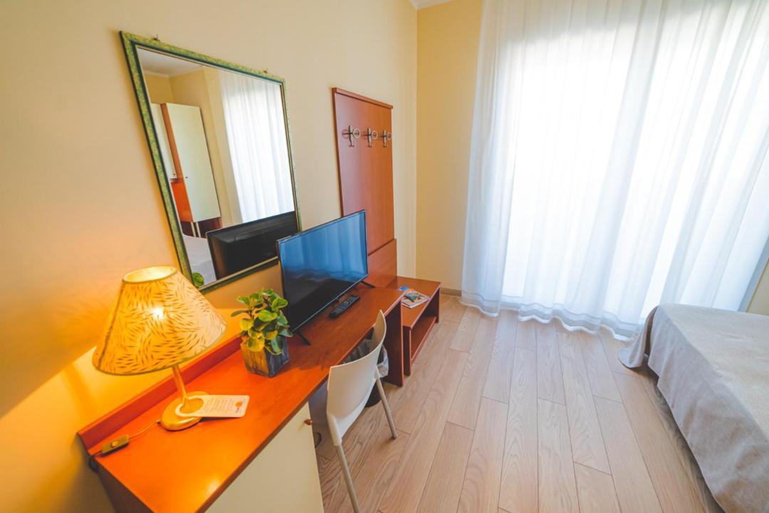 Hotel Sole Соттомарина Экстерьер фото