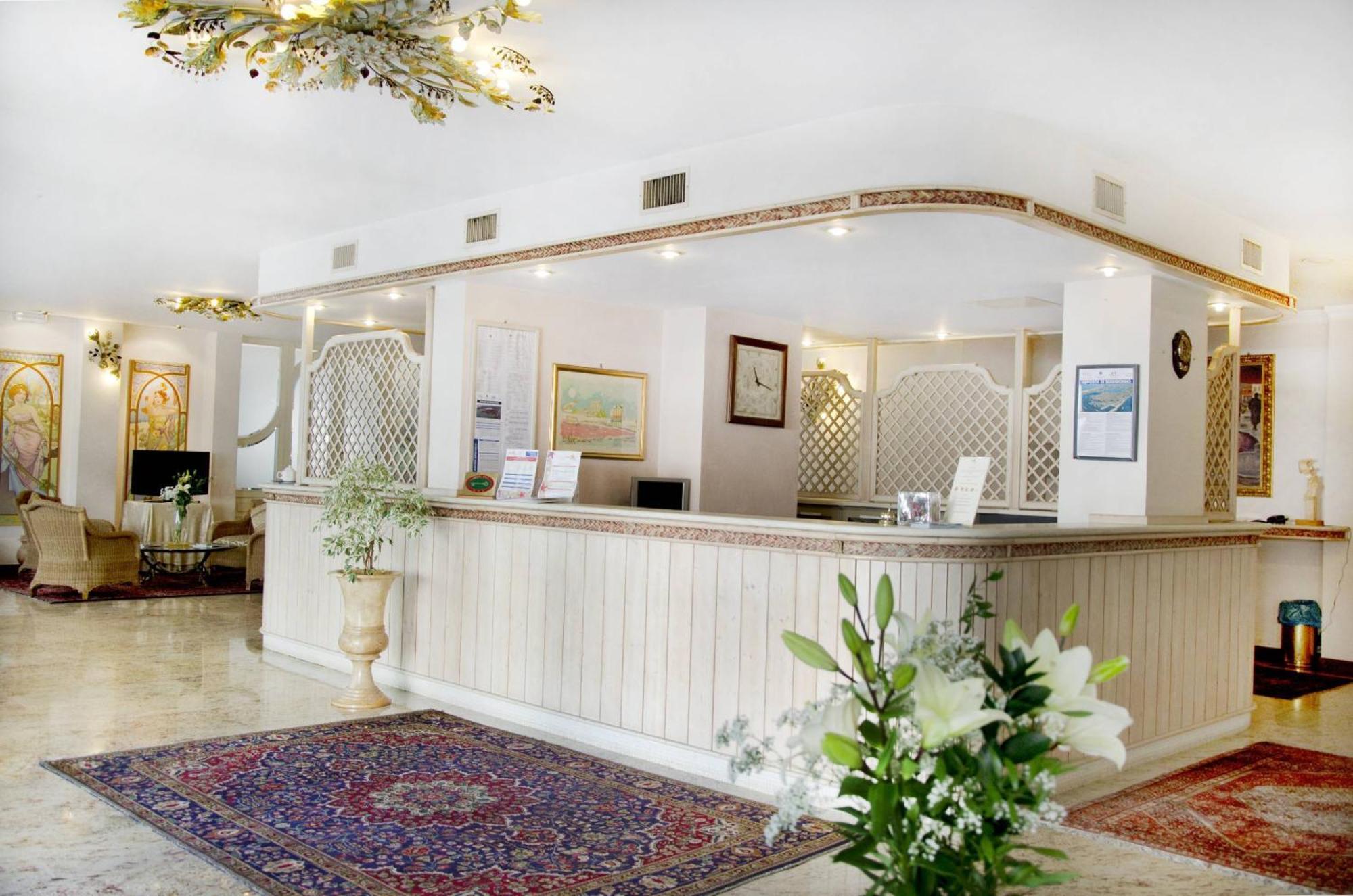 Hotel Sole Соттомарина Экстерьер фото