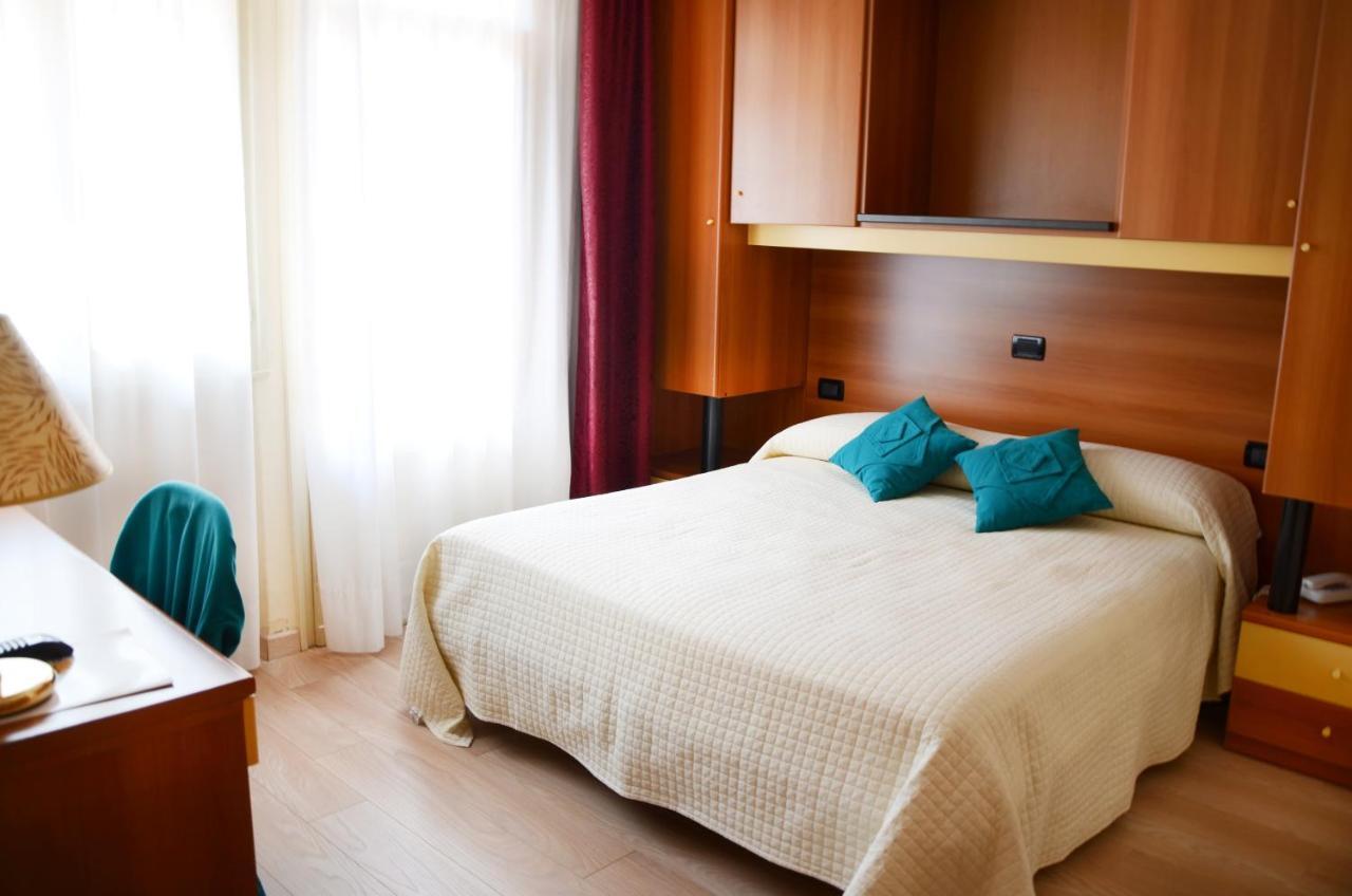 Hotel Sole Соттомарина Номер фото